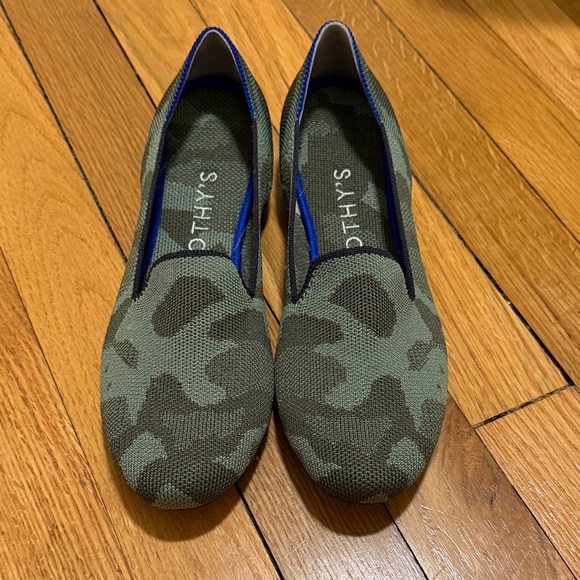 New without box- Rothy\'s Olive Camo Loafer